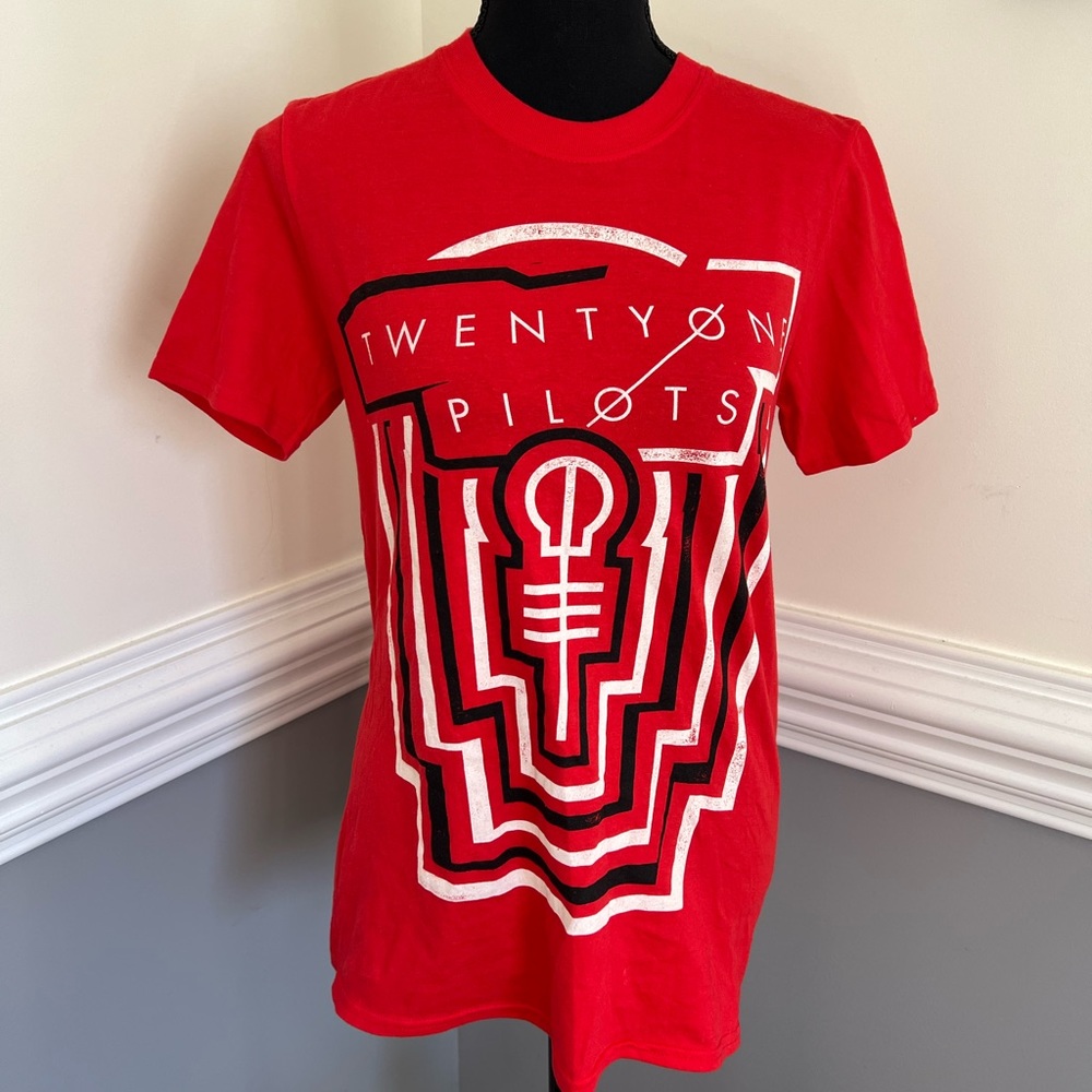 TWENTY ONE PILOTS T-shirt Womens size small Red